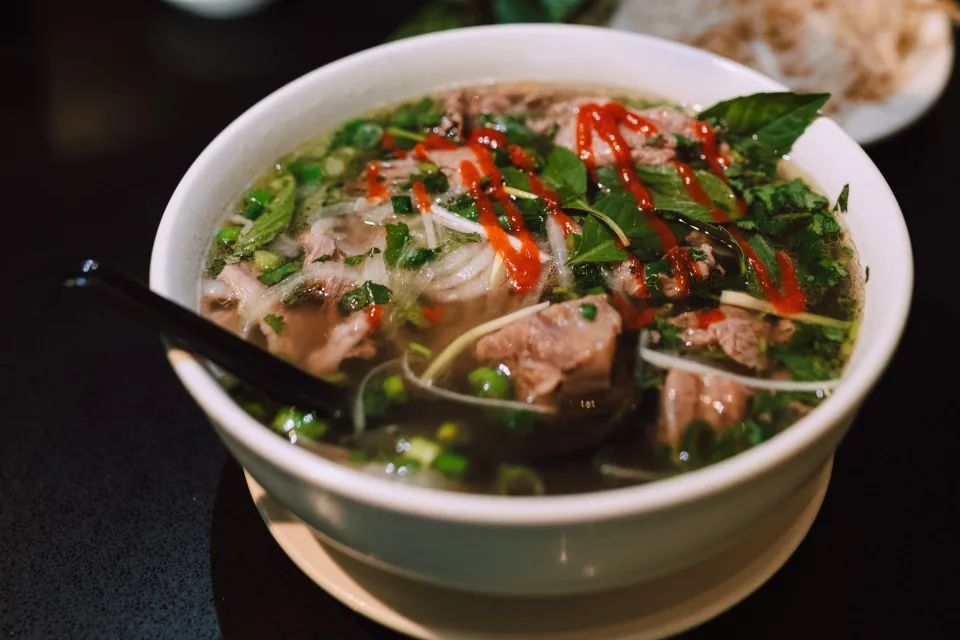Bàn ăn tại Lẫu Dung Hy